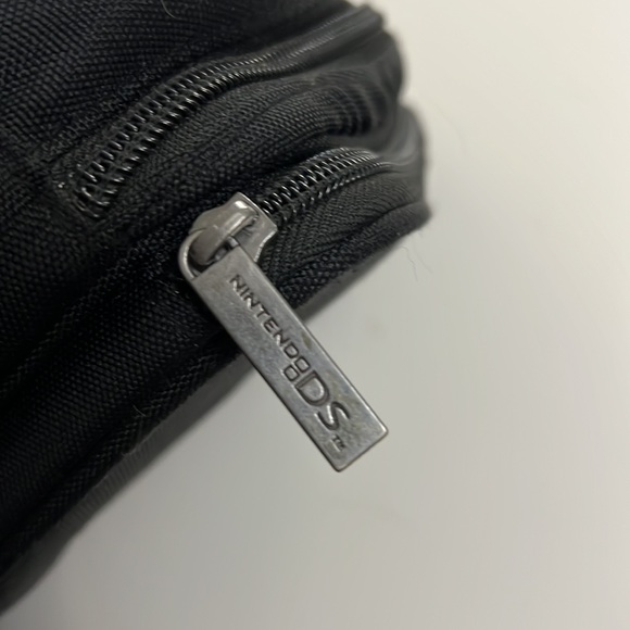 Nintendo DS - Official Nintendo Carrying Bag - Picture 2 of 4